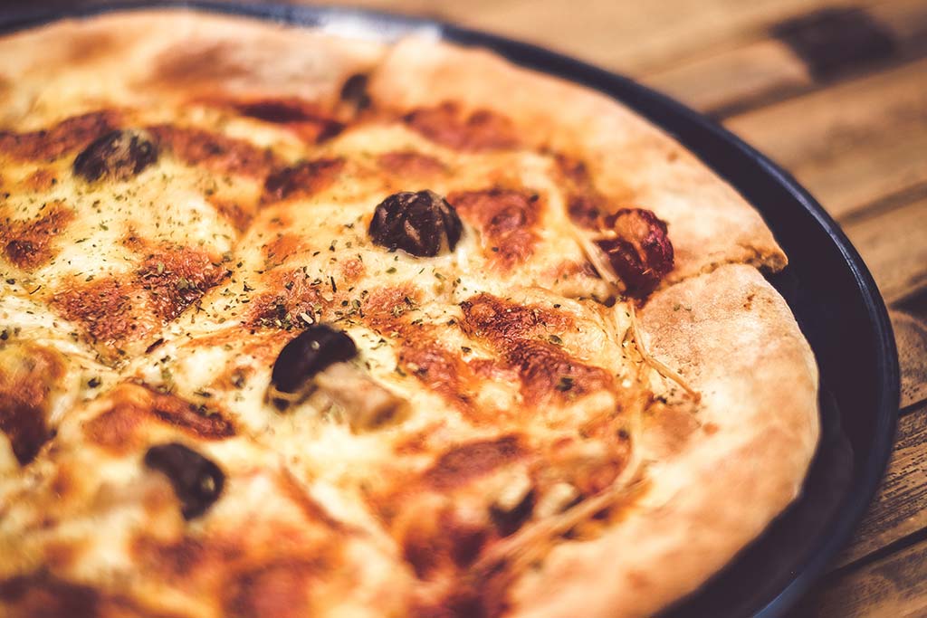 Quick and easy olive oil pizza recipe