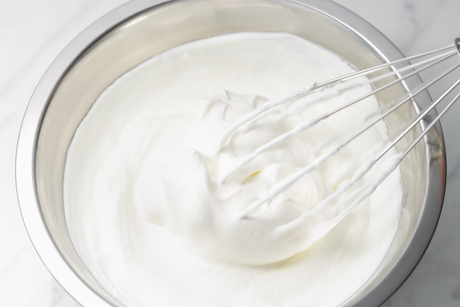 Vanilla maple syrup whipped cream recipe for frosting