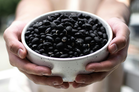 10-Minute Southwest Black Beans for Tacos, Burritos & Nachos